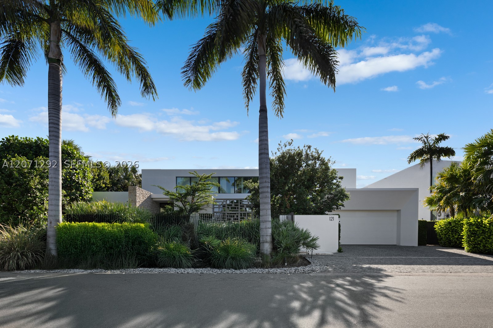 121 Nurmi Dr Fort Lauderdale, FL 33301