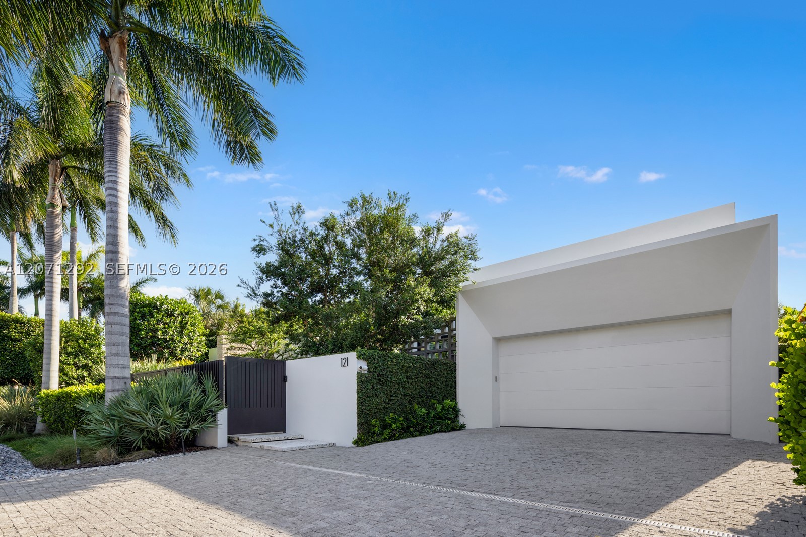 121 Nurmi Dr Fort Lauderdale, FL 33301
