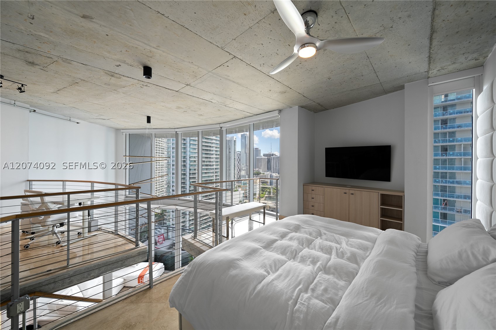 690 SW 1st Ct #2702 Miami, FL 33130