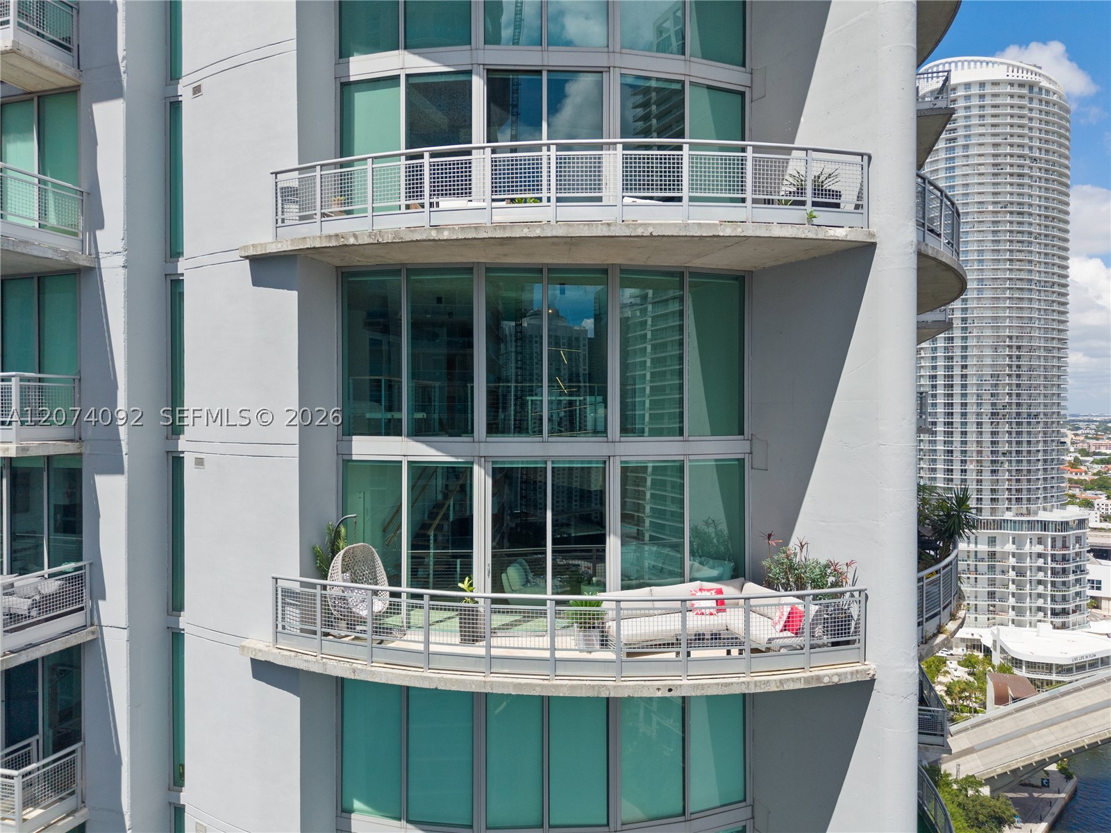 690 SW 1st Ct #2702 Miami, FL 33130