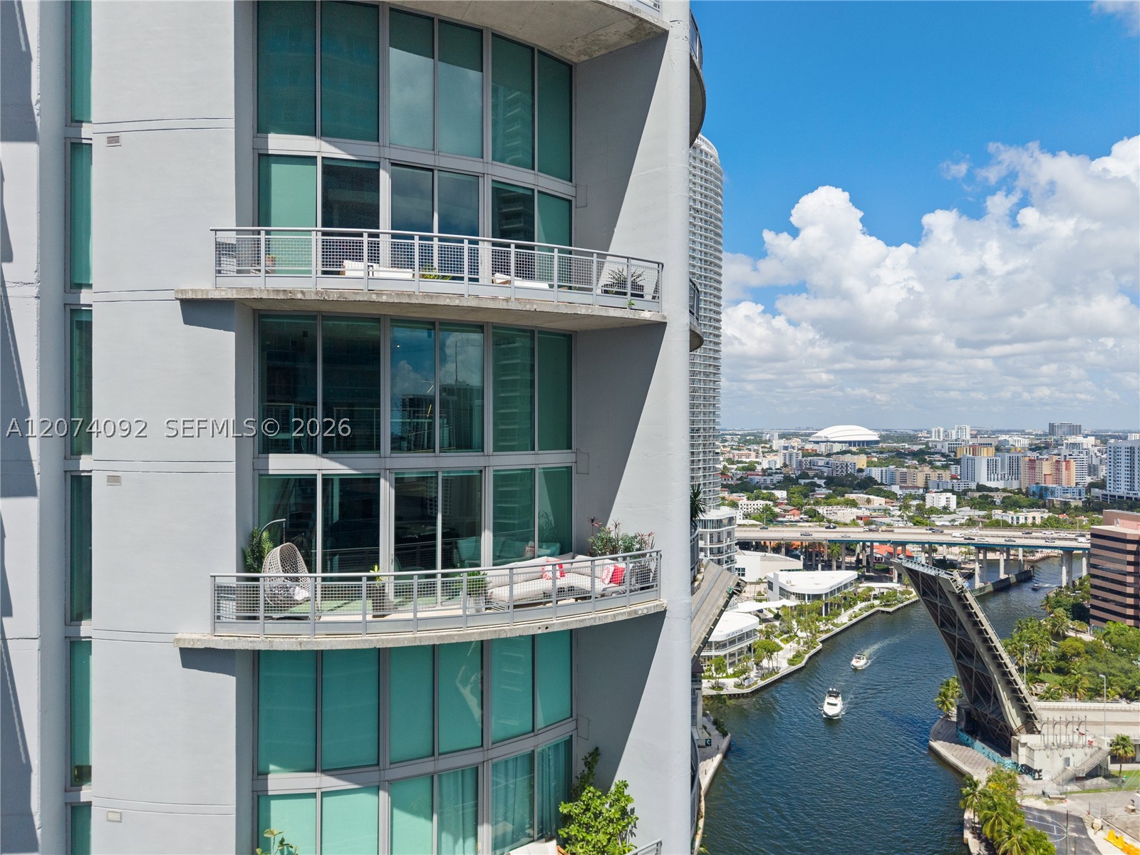690 SW 1st Ct #2702 Miami, FL 33130
