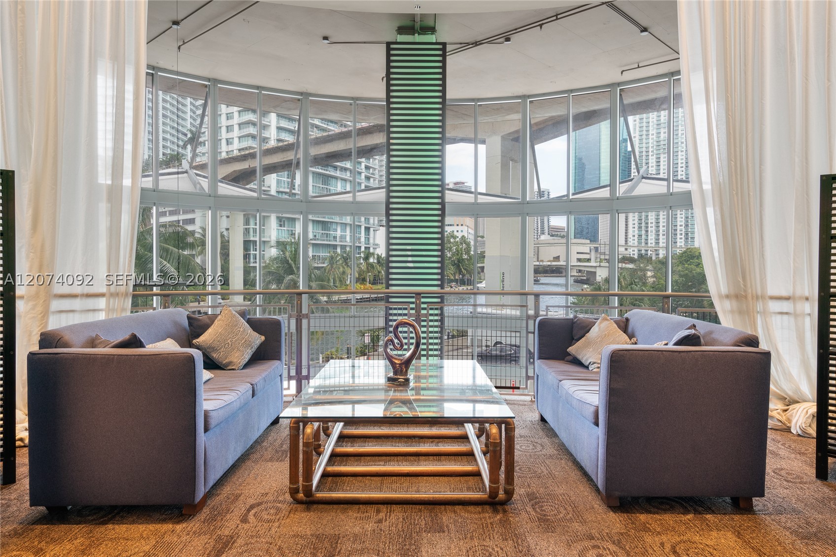 690 SW 1st Ct #2702 Miami, FL 33130