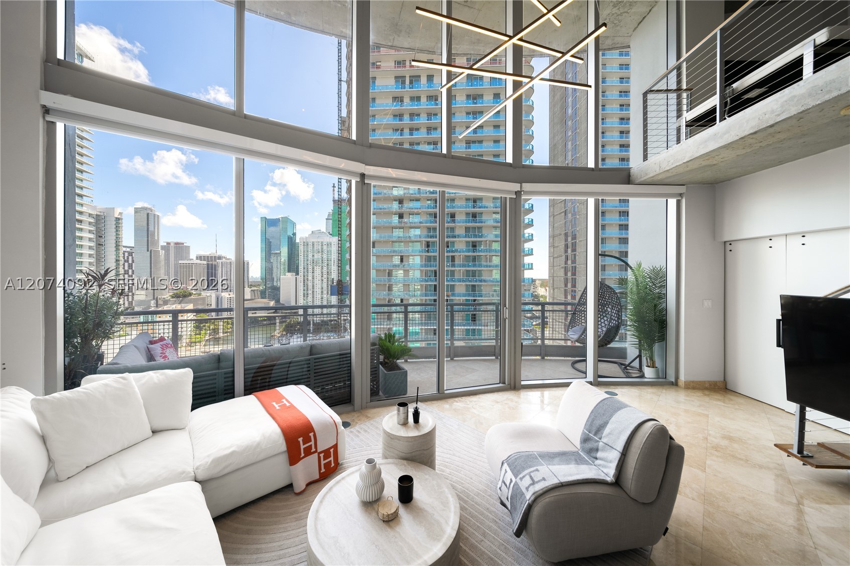 690 SW 1st Ct #2702 Miami, FL 33130