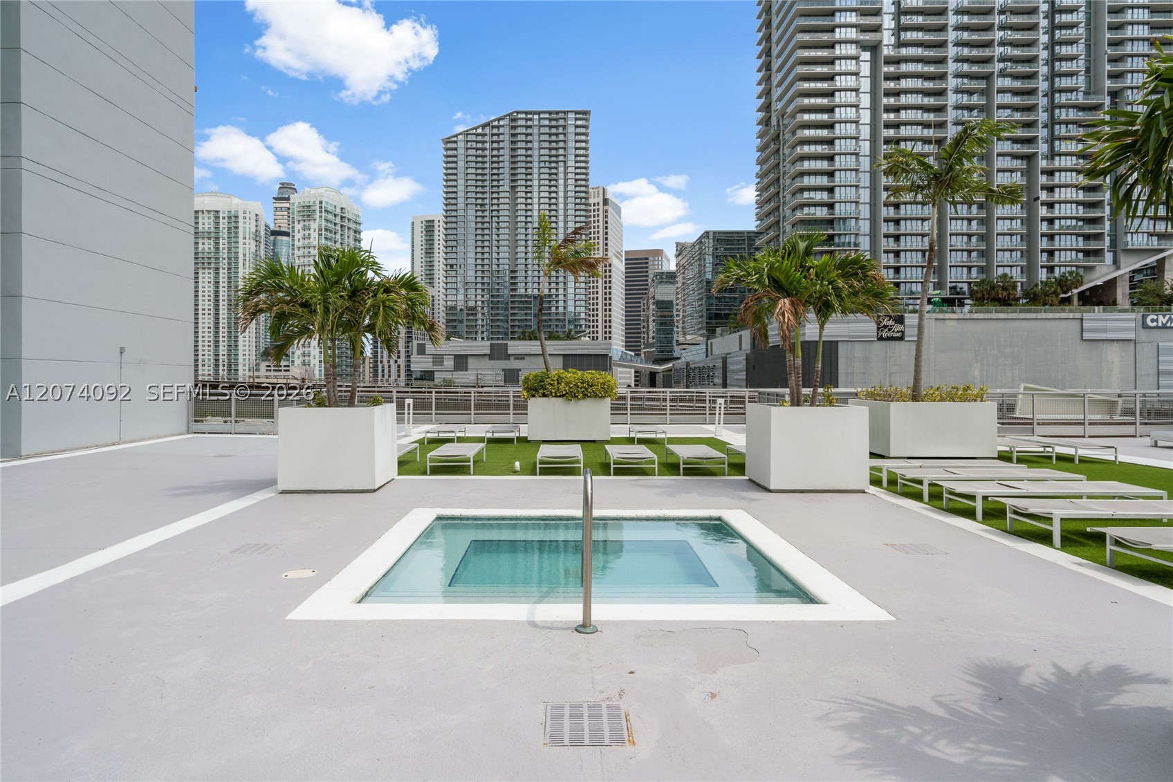 690 SW 1st Ct #2702 Miami, FL 33130