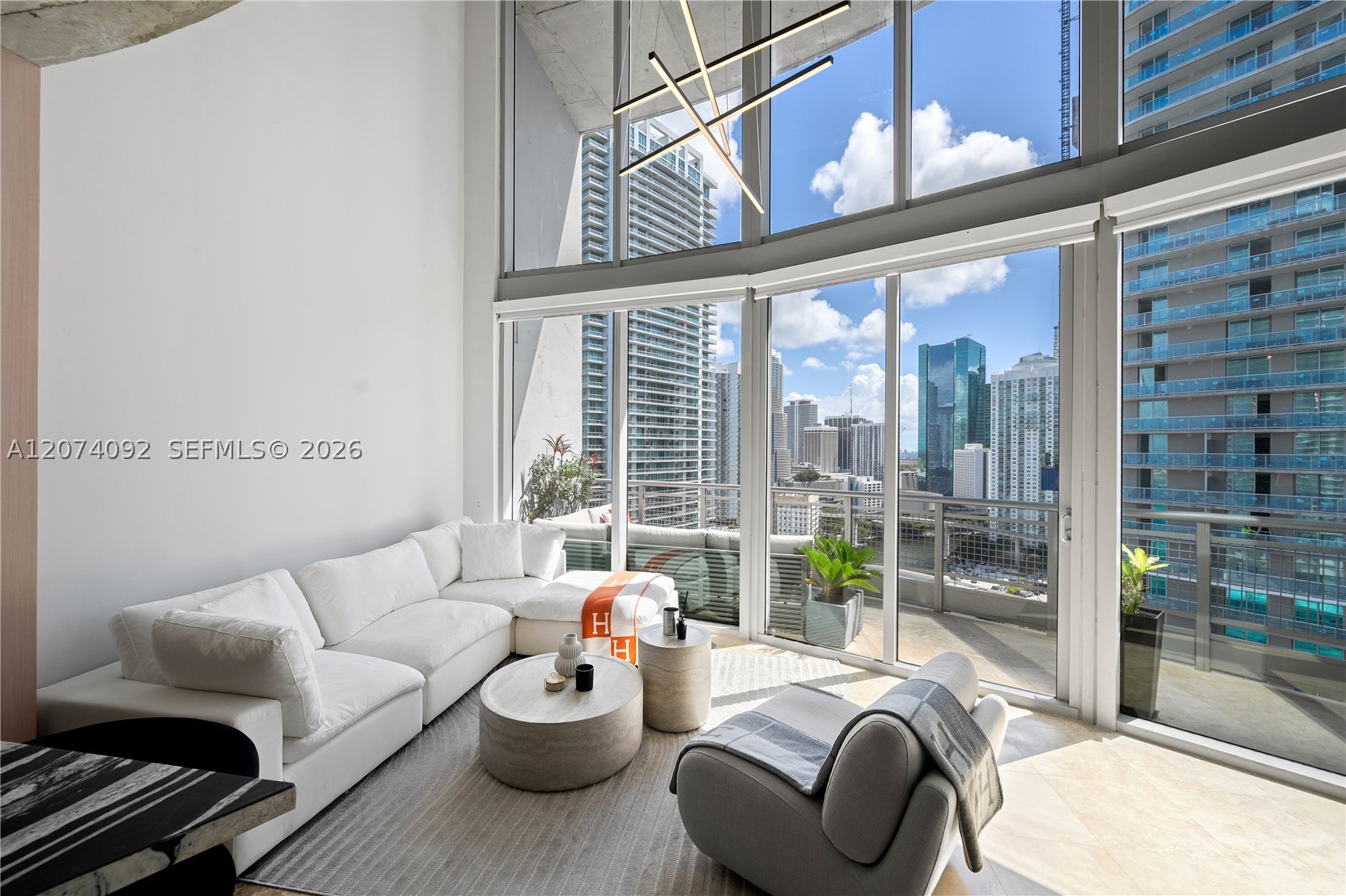 690 SW 1st Ct #2702 Miami, FL 33130