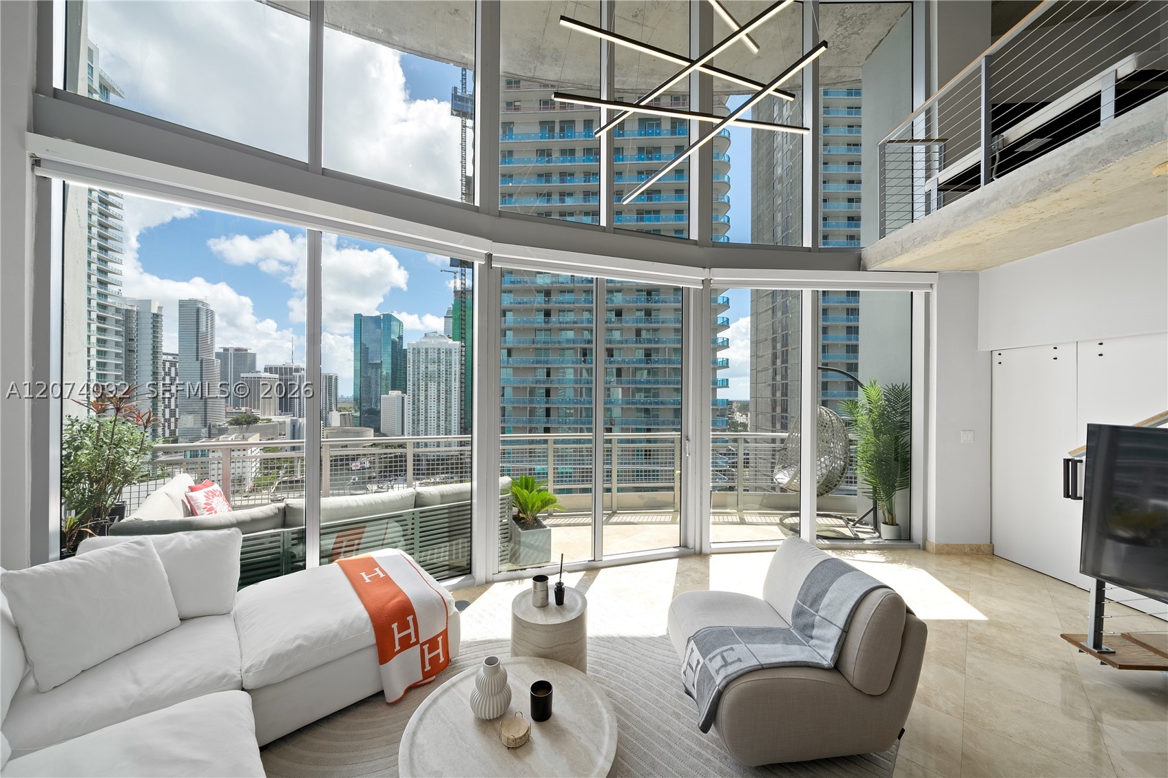 690 SW 1st Ct #2702 Miami, FL 33130