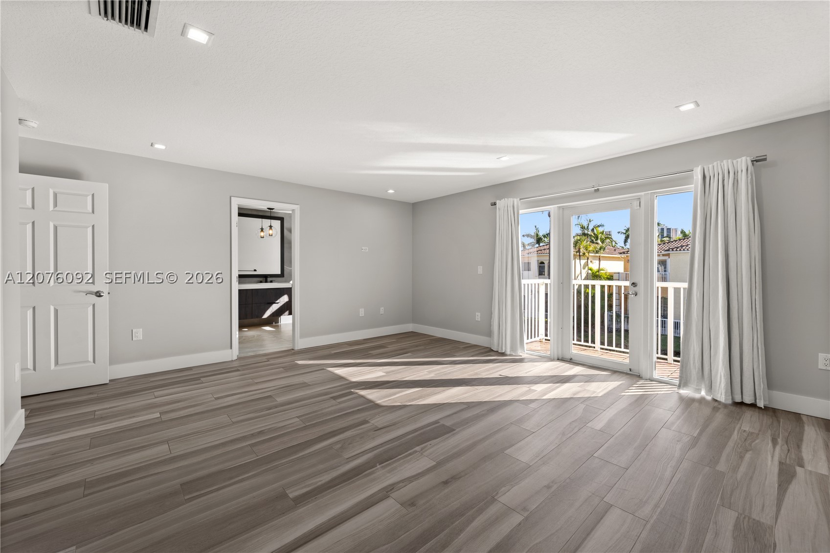3110 NE 210th Ter Aventura, FL 33180
