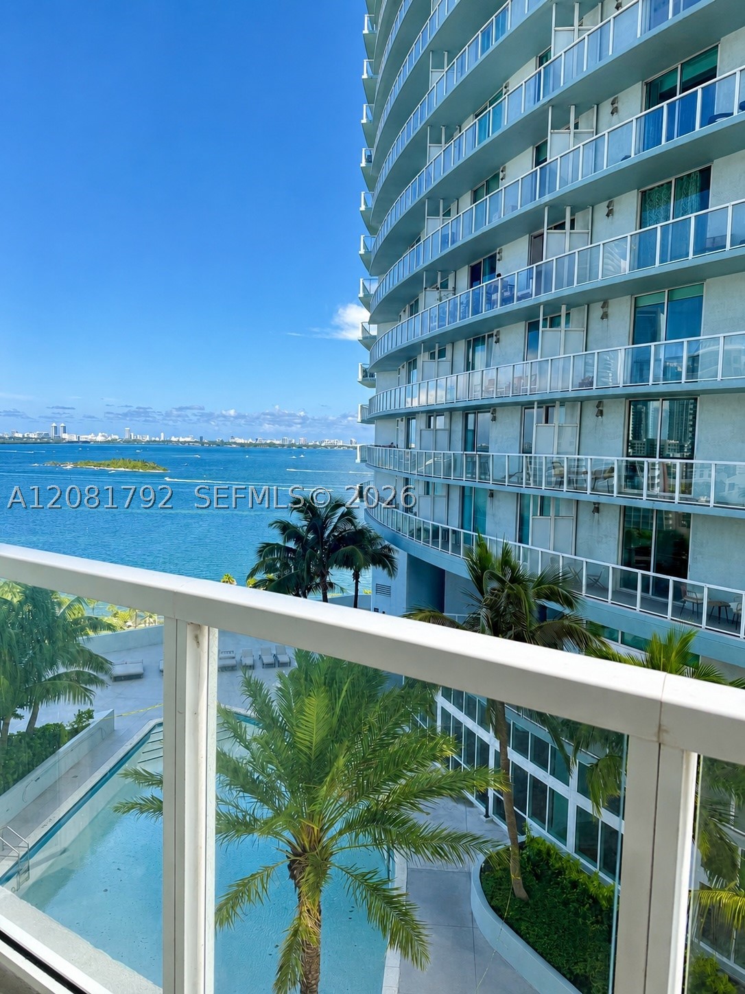 1900 N Bayshore Dr #1517