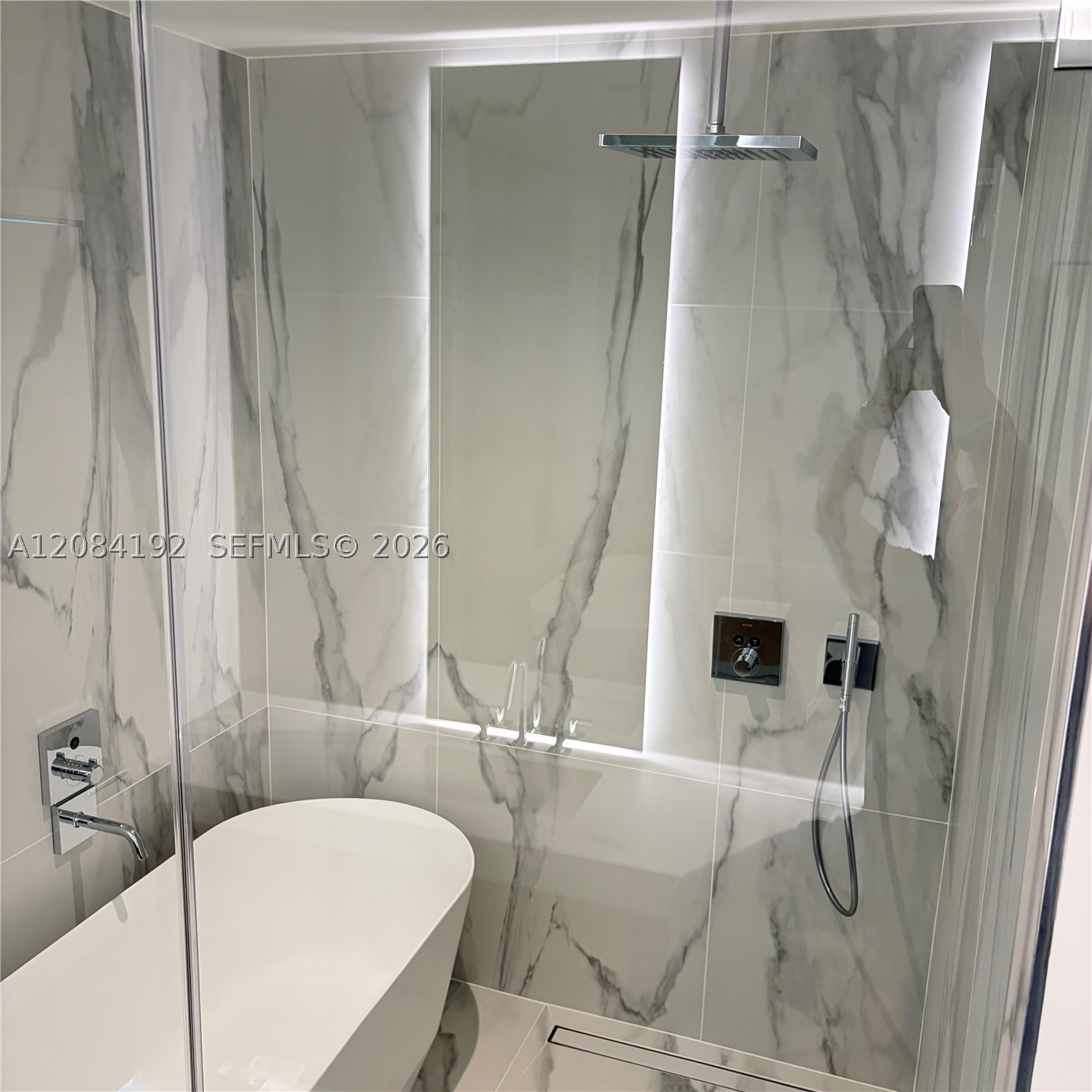 image Casa Bella Residences6