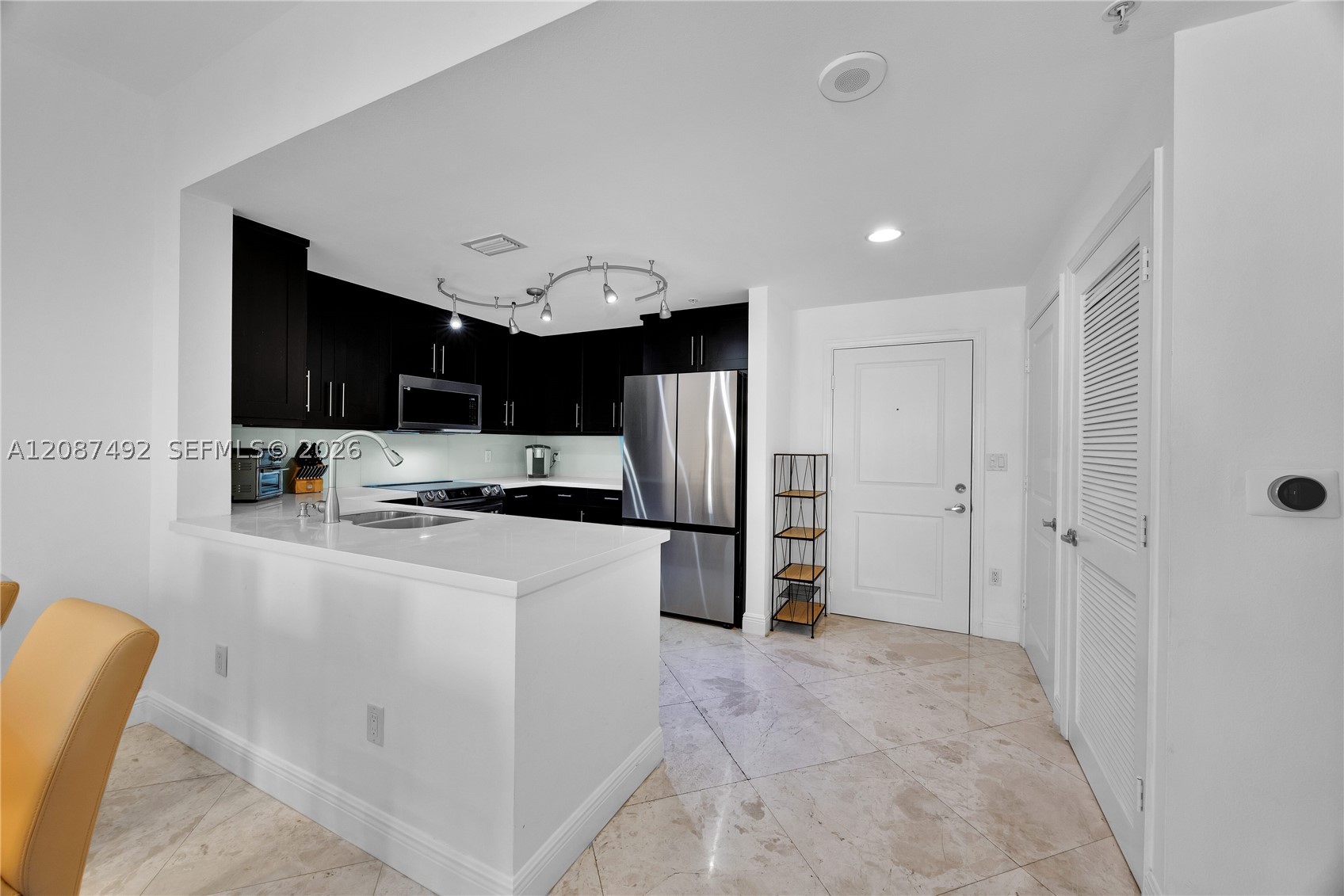 image Ten Aragon Condo9