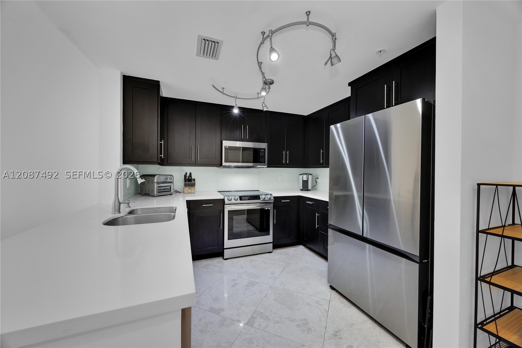 image Ten Aragon Condo11