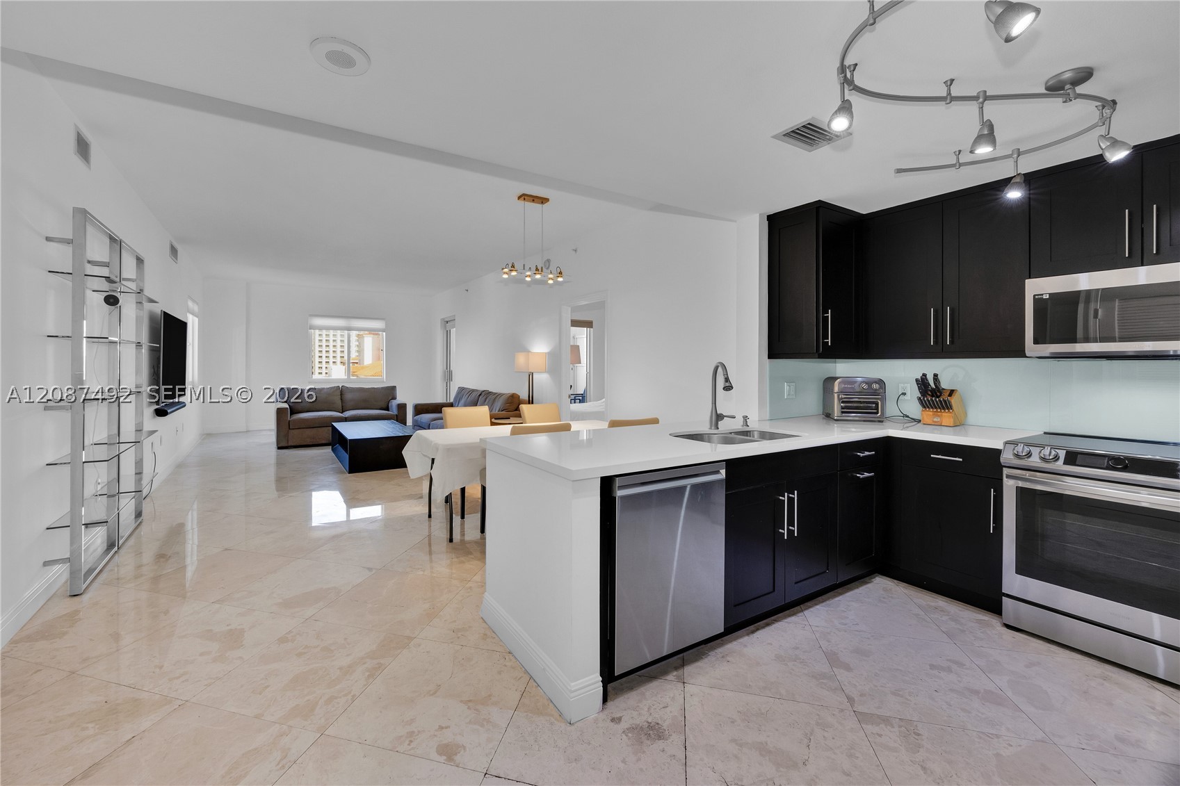 image Ten Aragon Condo1
