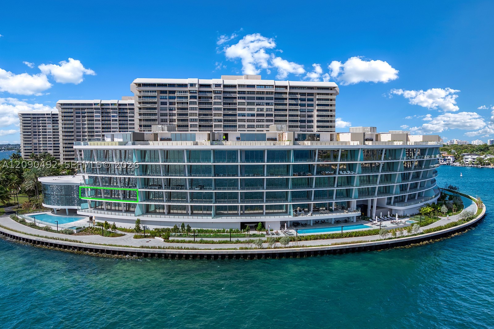 5 Grove Isle Dr #M301 Coconut Grove, FL 33133
