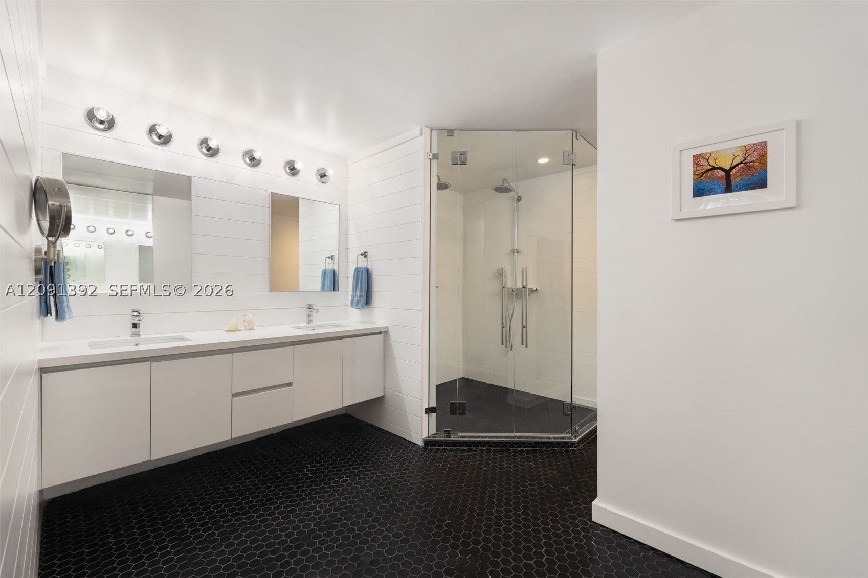 445 Grand Bay Dr #104 Key Biscayne, FL 33149