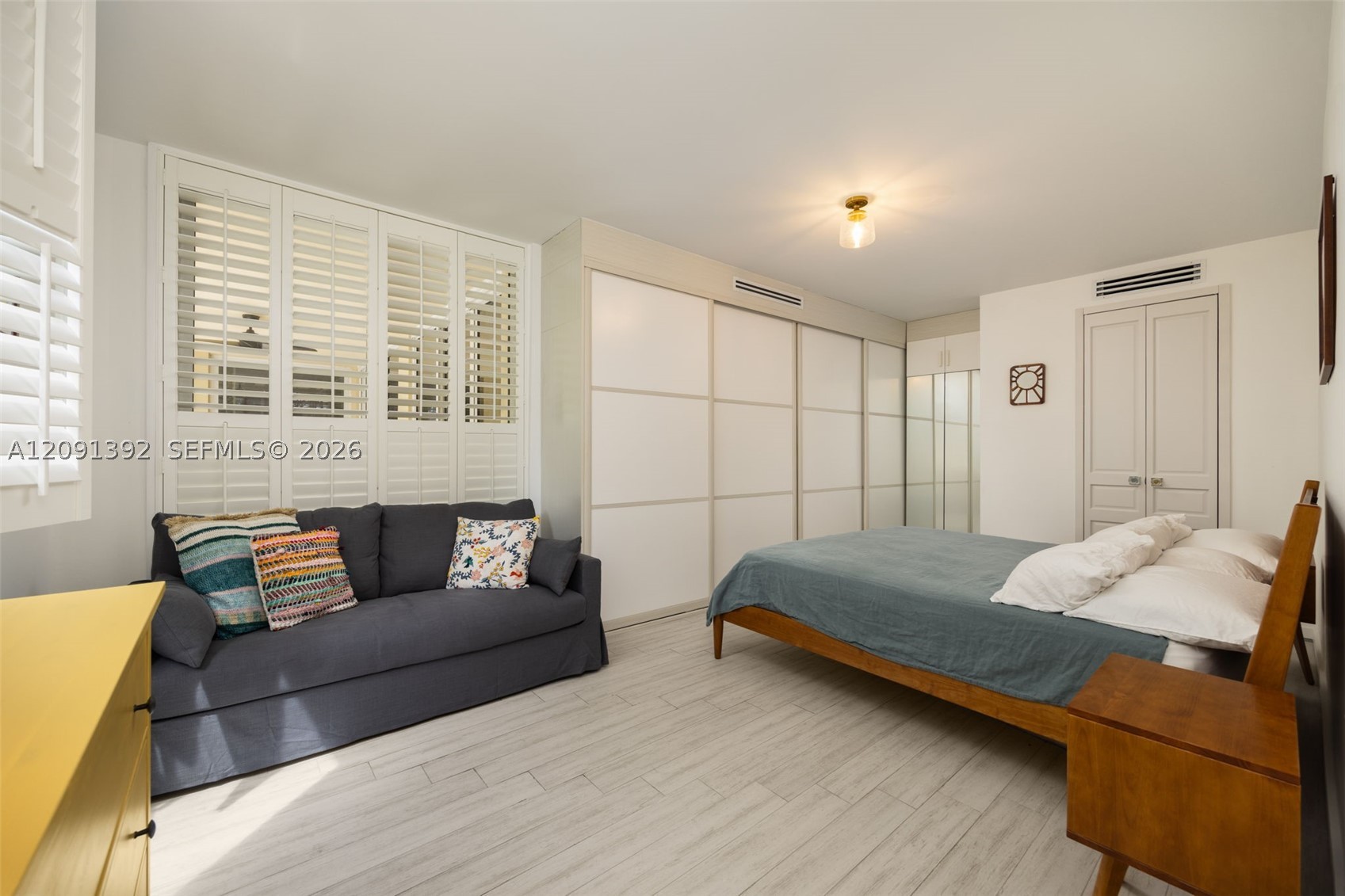 445 Grand Bay Dr #104 Key Biscayne, FL 33149