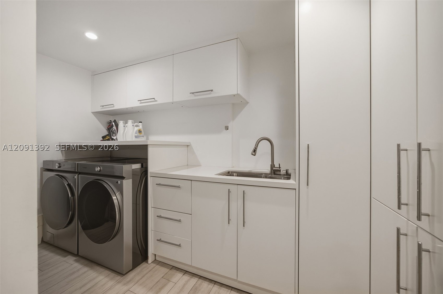 445 Grand Bay Dr #104 Key Biscayne, FL 33149