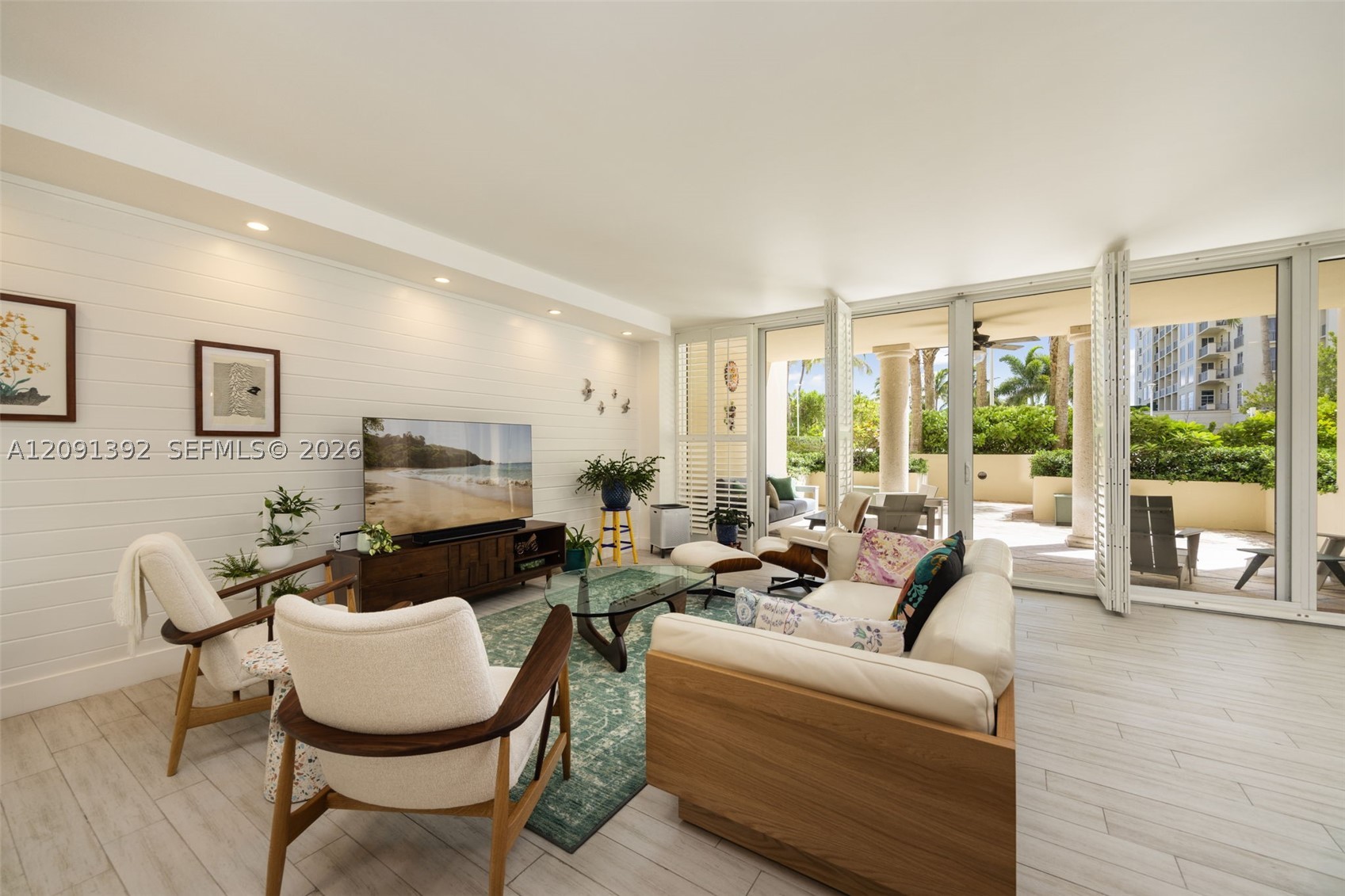 445 Grand Bay Dr #104 Key Biscayne, FL 33149