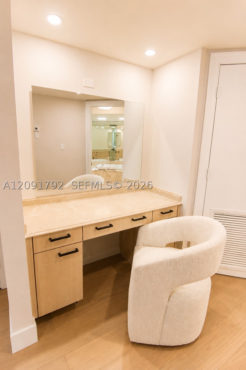 430 Grand Bay Dr #606 Key Biscayne, FL 33149