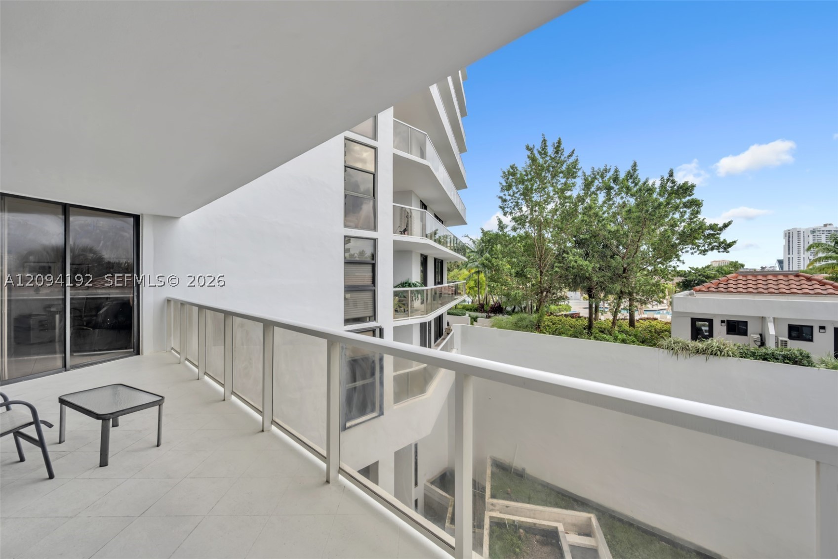 image Hamptons West23