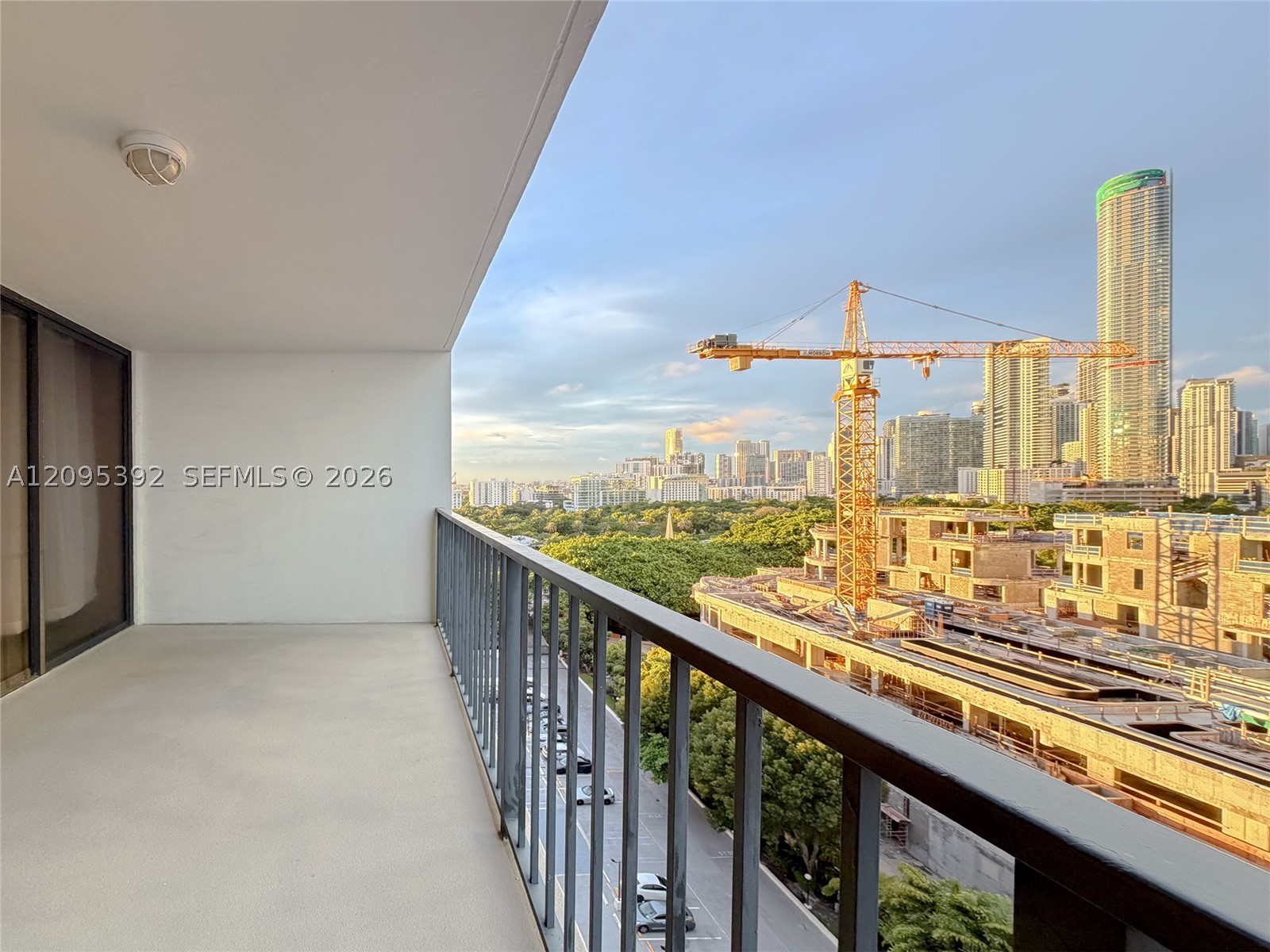 image Brickell Place I20