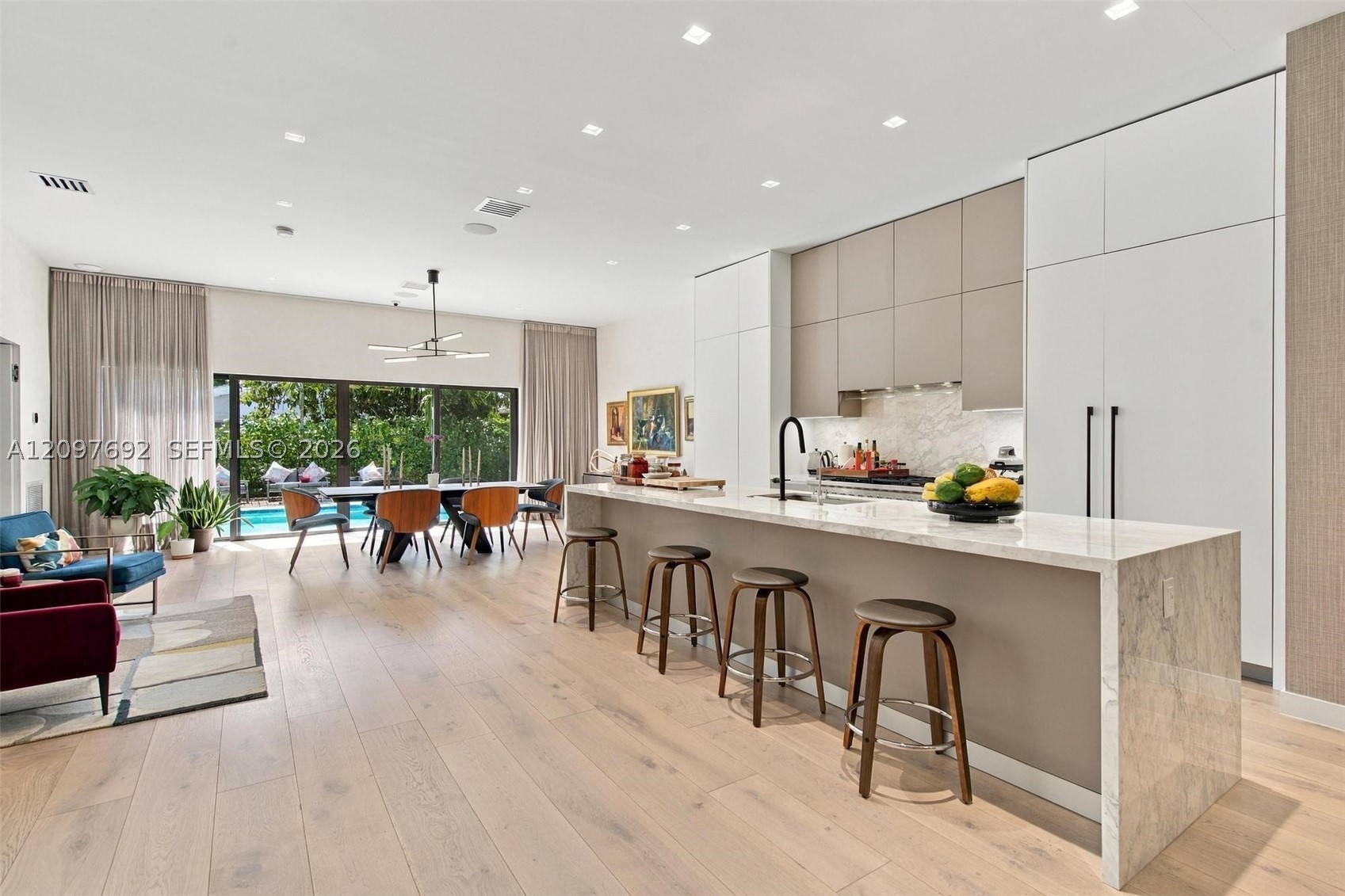 600 W 51st St Miami Beach, FL 33140