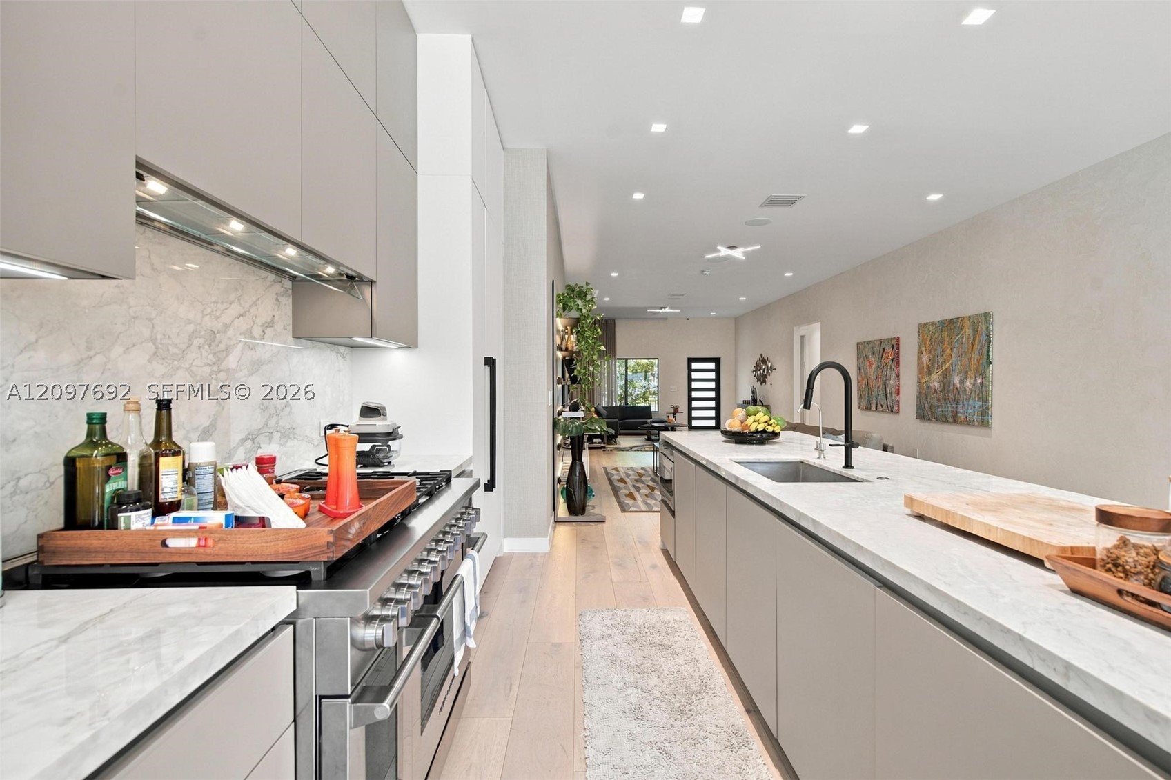 600 W 51st St Miami Beach, FL 33140