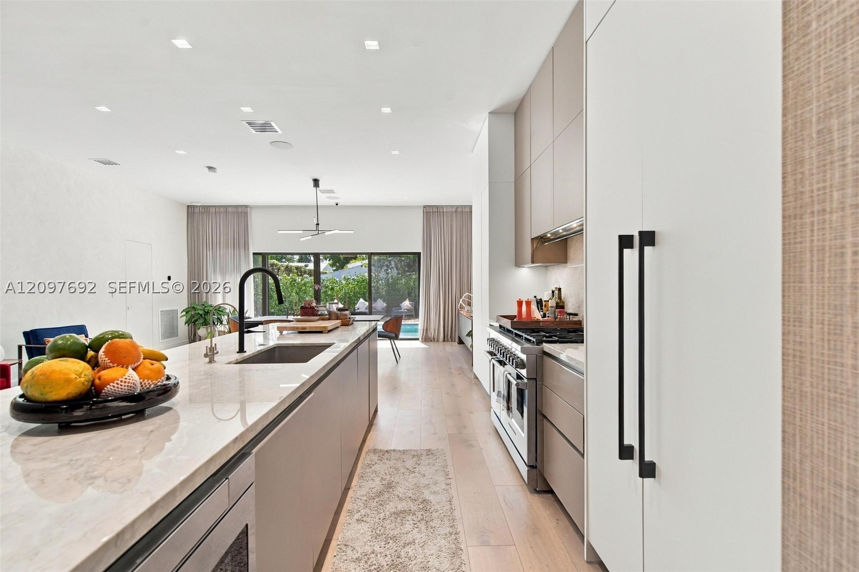 600 W 51st St Miami Beach, FL 33140