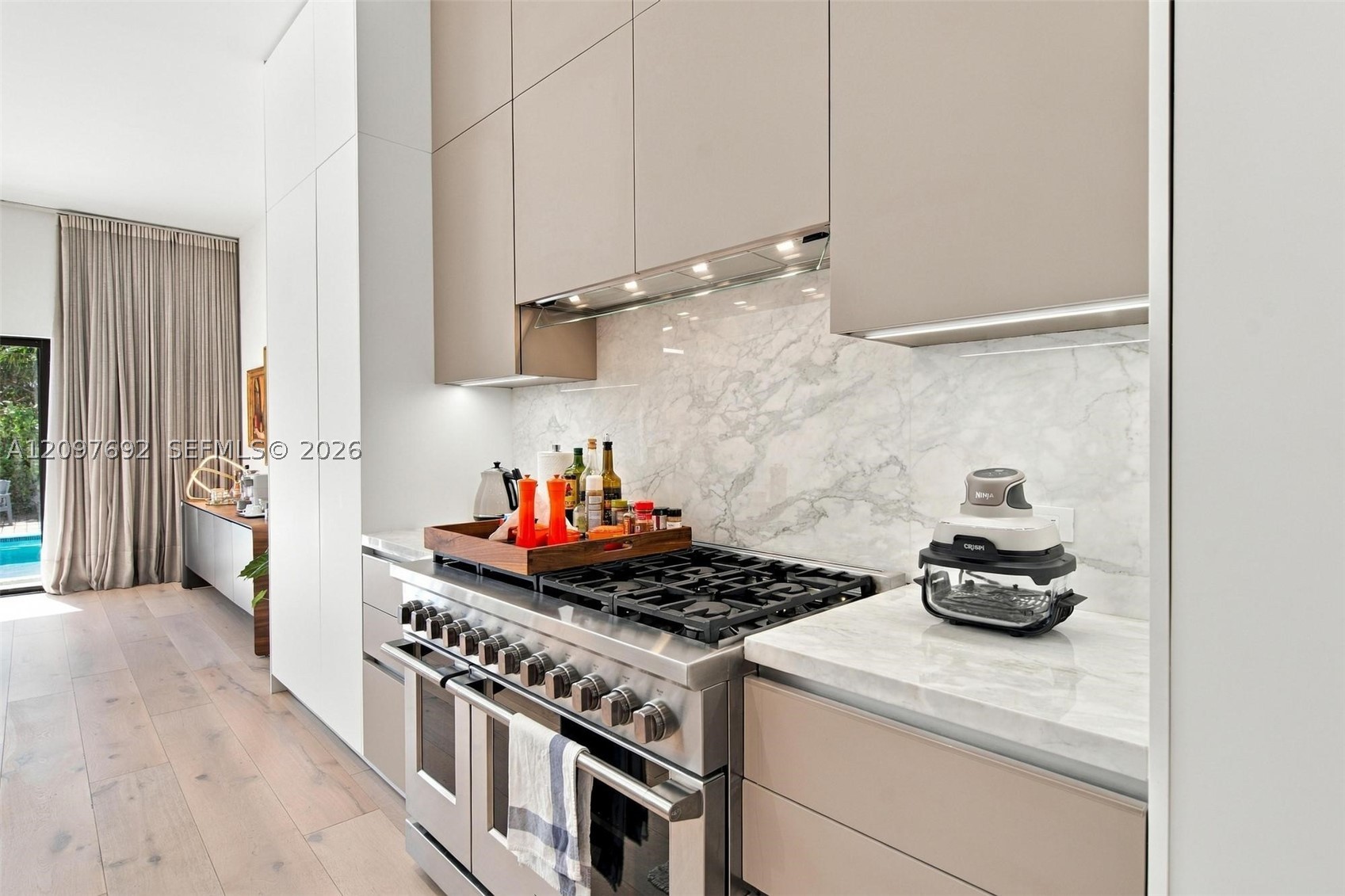 600 W 51st St Miami Beach, FL 33140