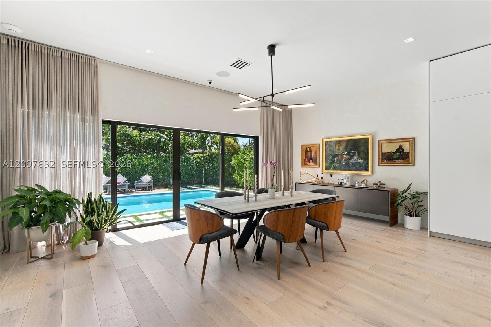 600 W 51st St Miami Beach, FL 33140