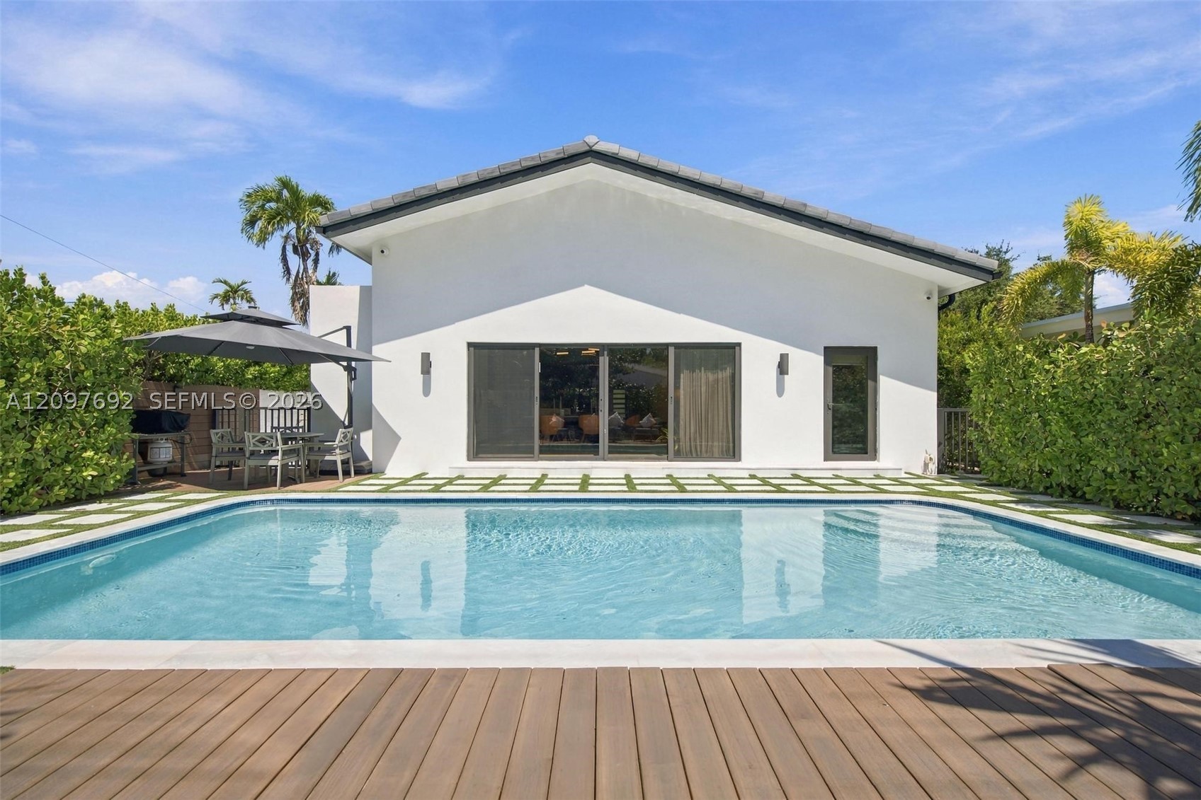 600 W 51st St Miami Beach, FL 33140