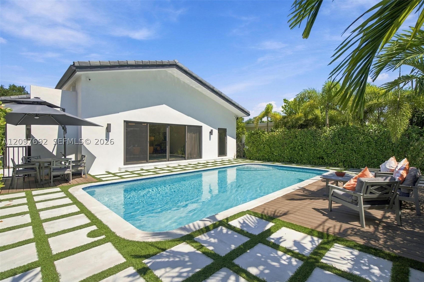 600 W 51st St Miami Beach, FL 33140