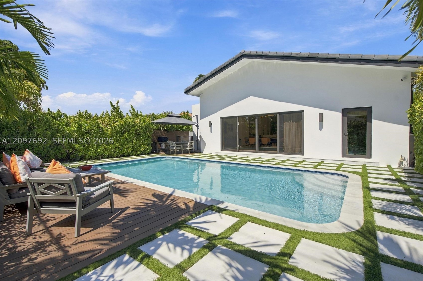 600 W 51st St Miami Beach, FL 33140