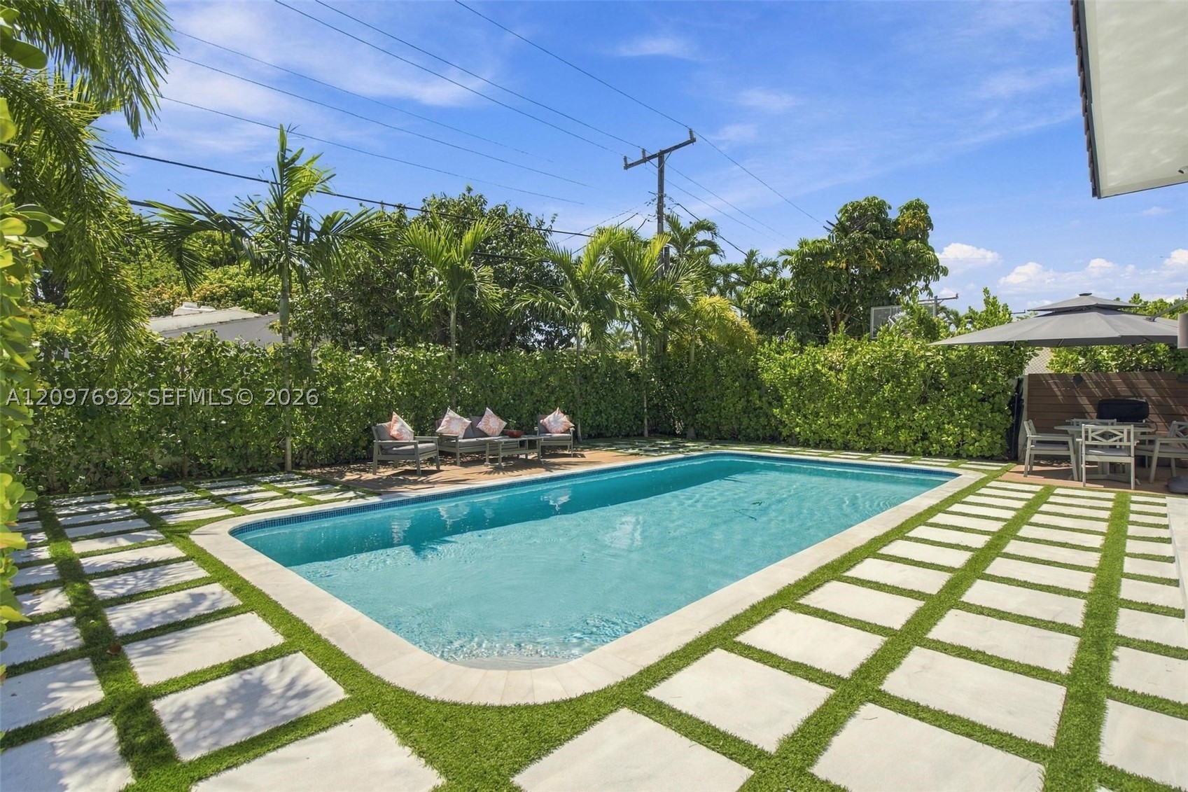 600 W 51st St Miami Beach, FL 33140