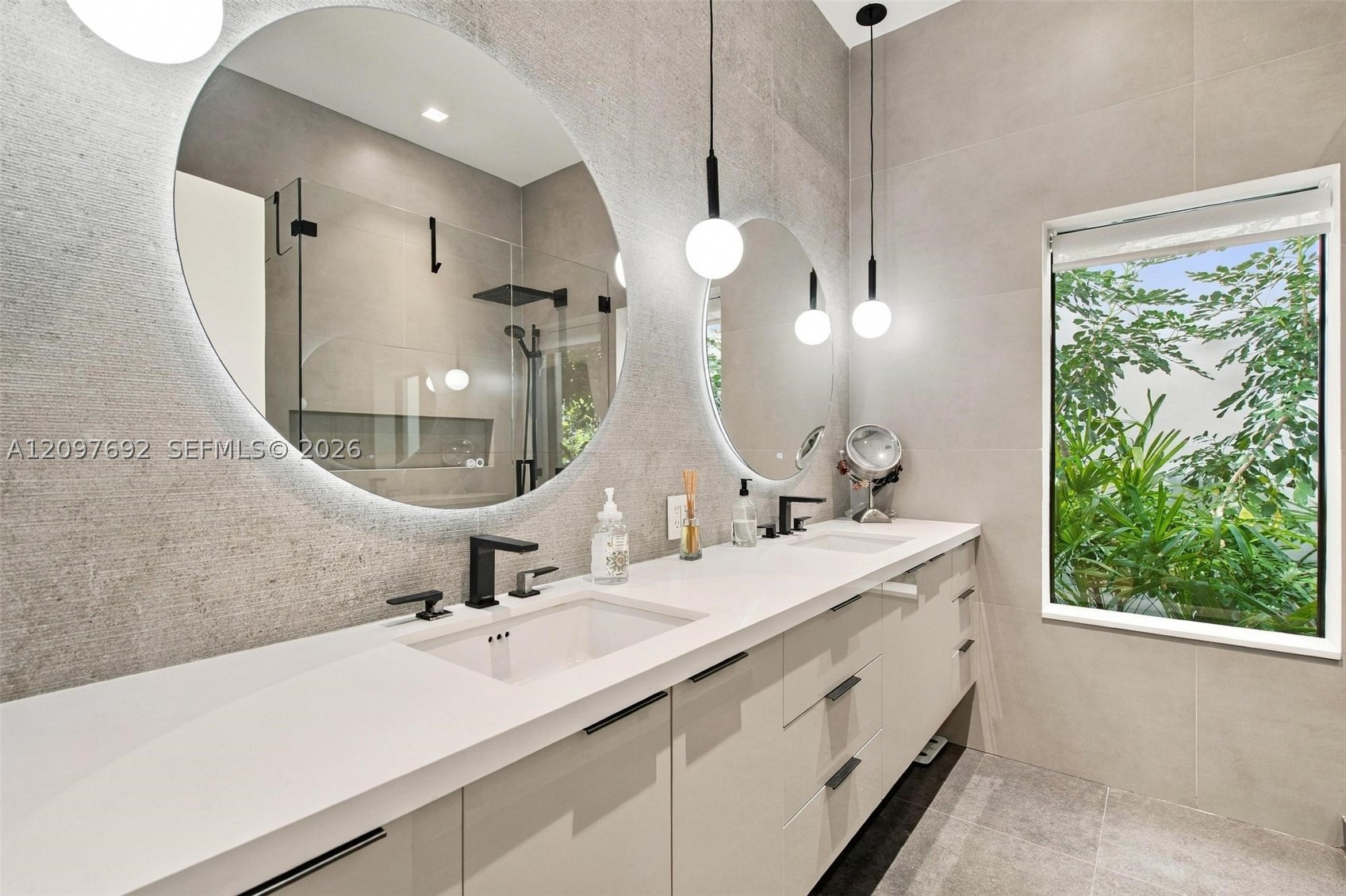 600 W 51st St Miami Beach, FL 33140