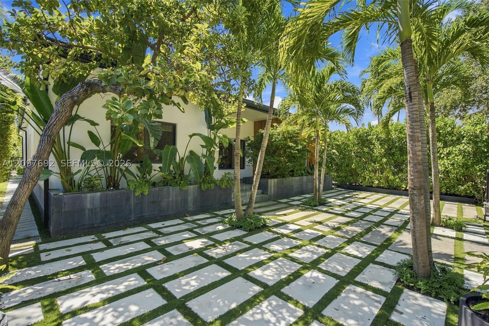 600 W 51st St Miami Beach, FL 33140