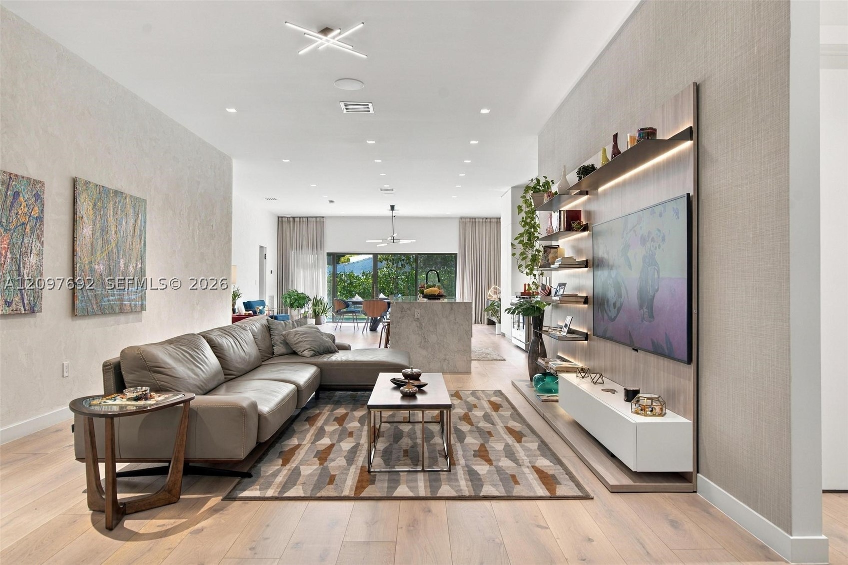 600 W 51st St Miami Beach, FL 33140