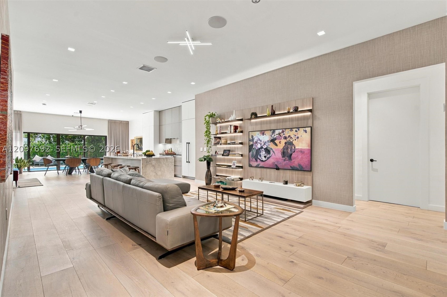 600 W 51st St Miami Beach, FL 33140