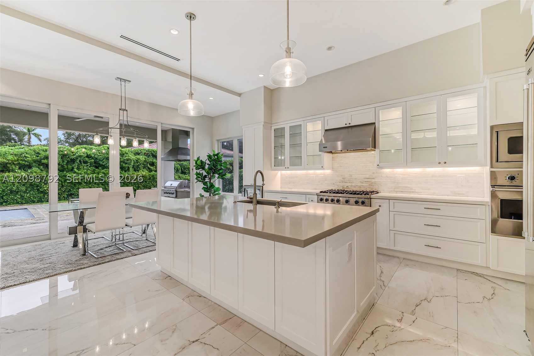 11701 SW 69th Ct Pinecrest, FL 33156