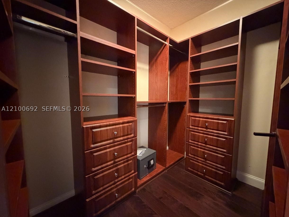 image Brickell Key One9