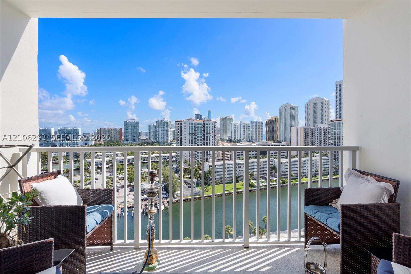 300 Bayview Dr #1503
