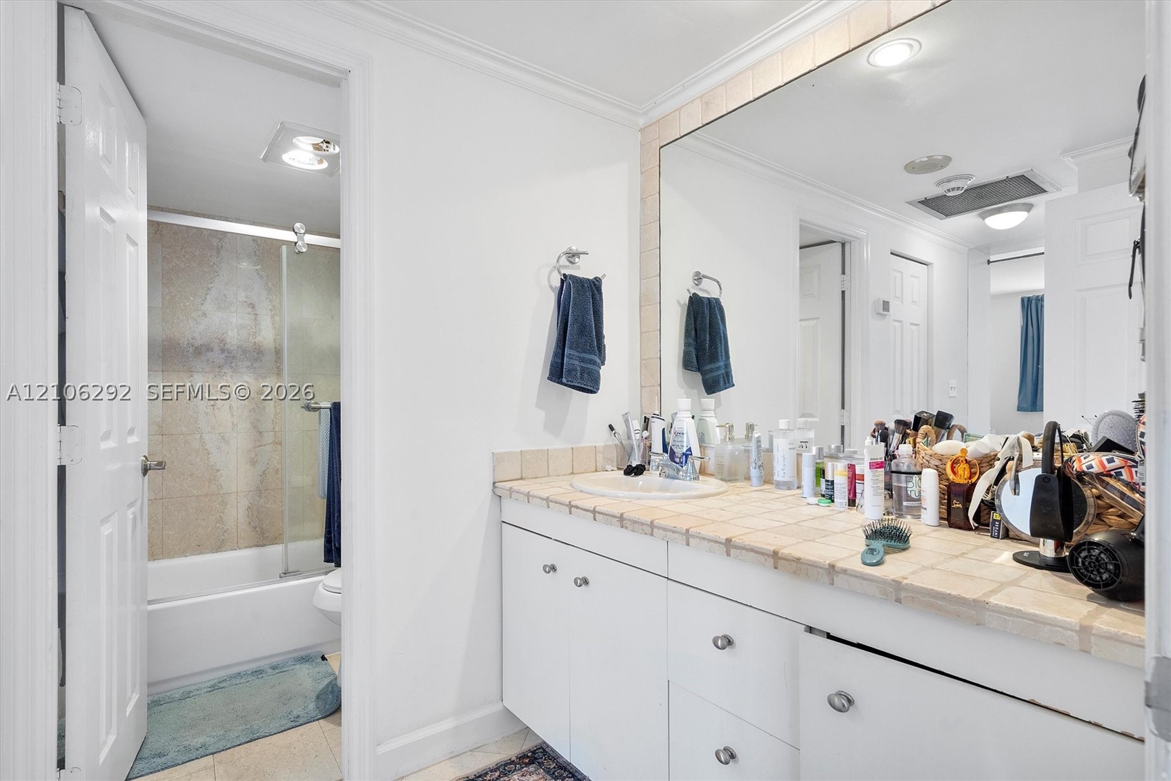 image Arlen House Condo24