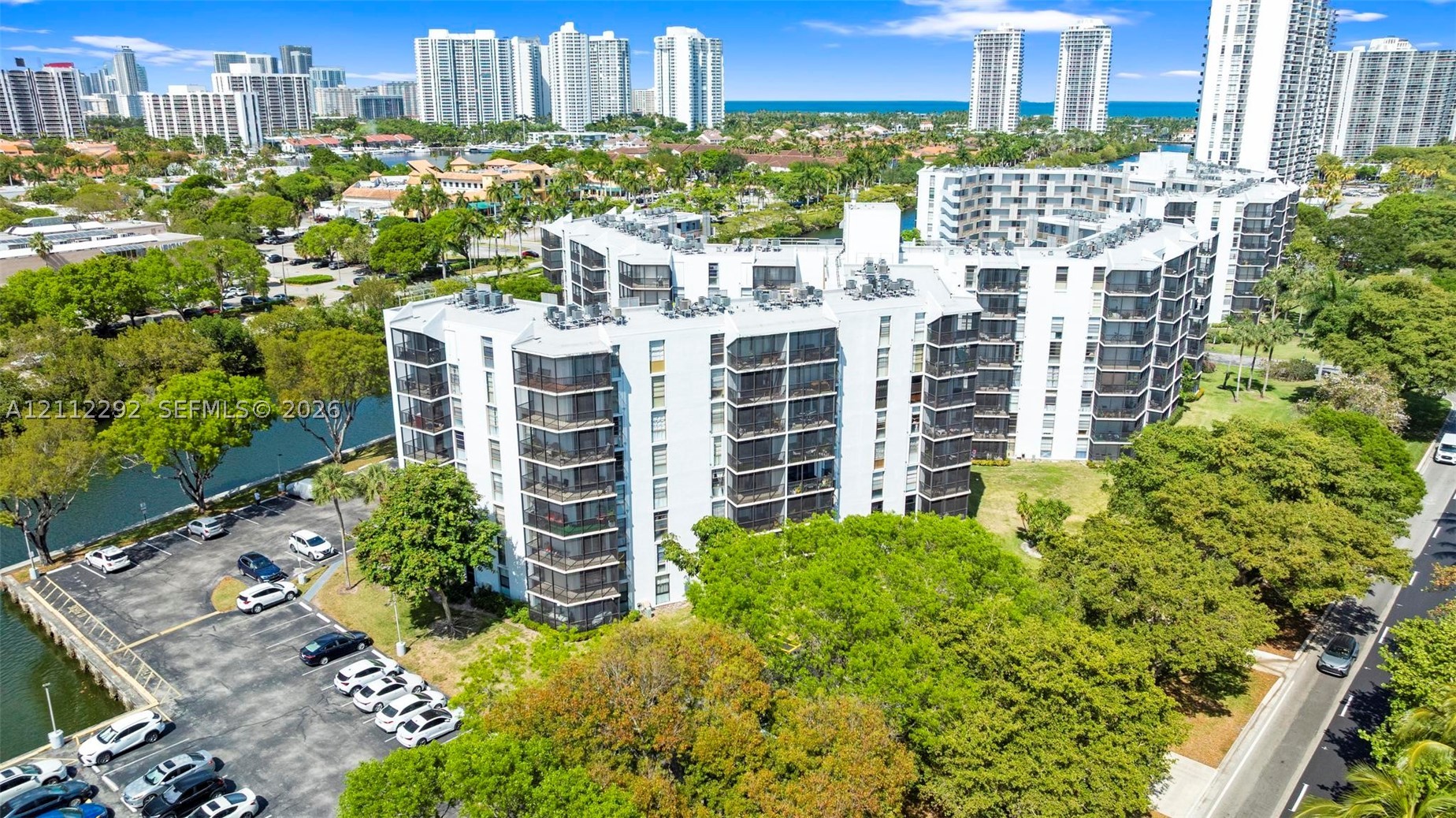 3401 N Country Clb Dr #311