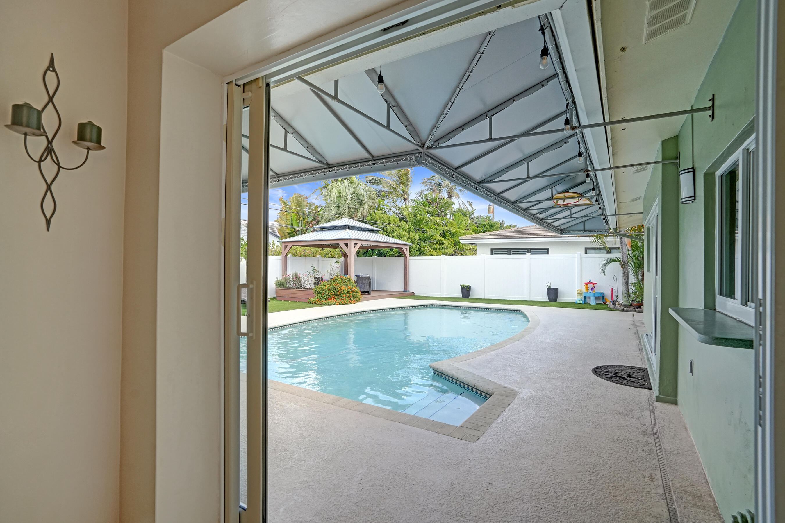 3001 NE 45th Lighthouse Point, FL 33064