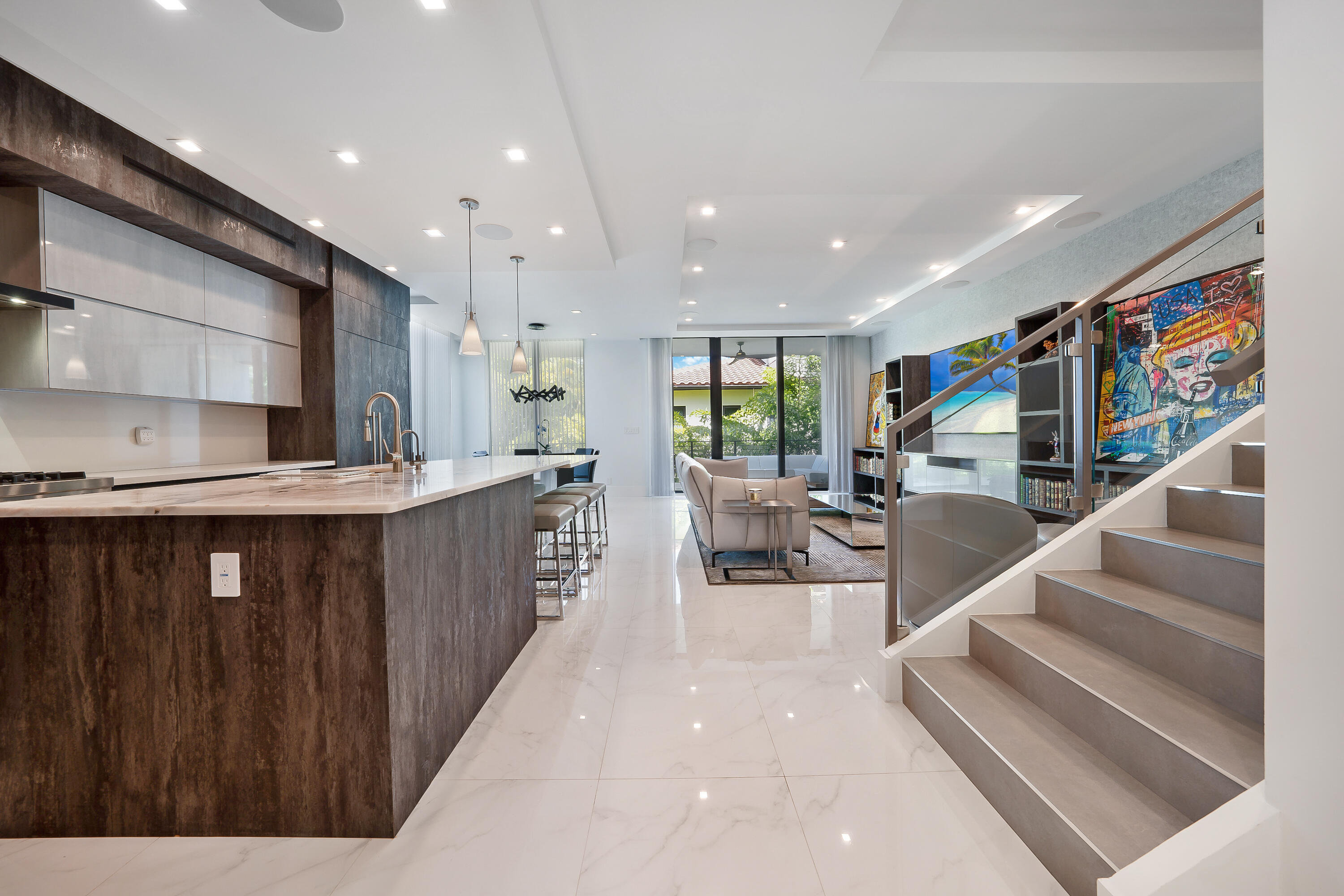 106 NE 16th Fort Lauderdale, FL 33301