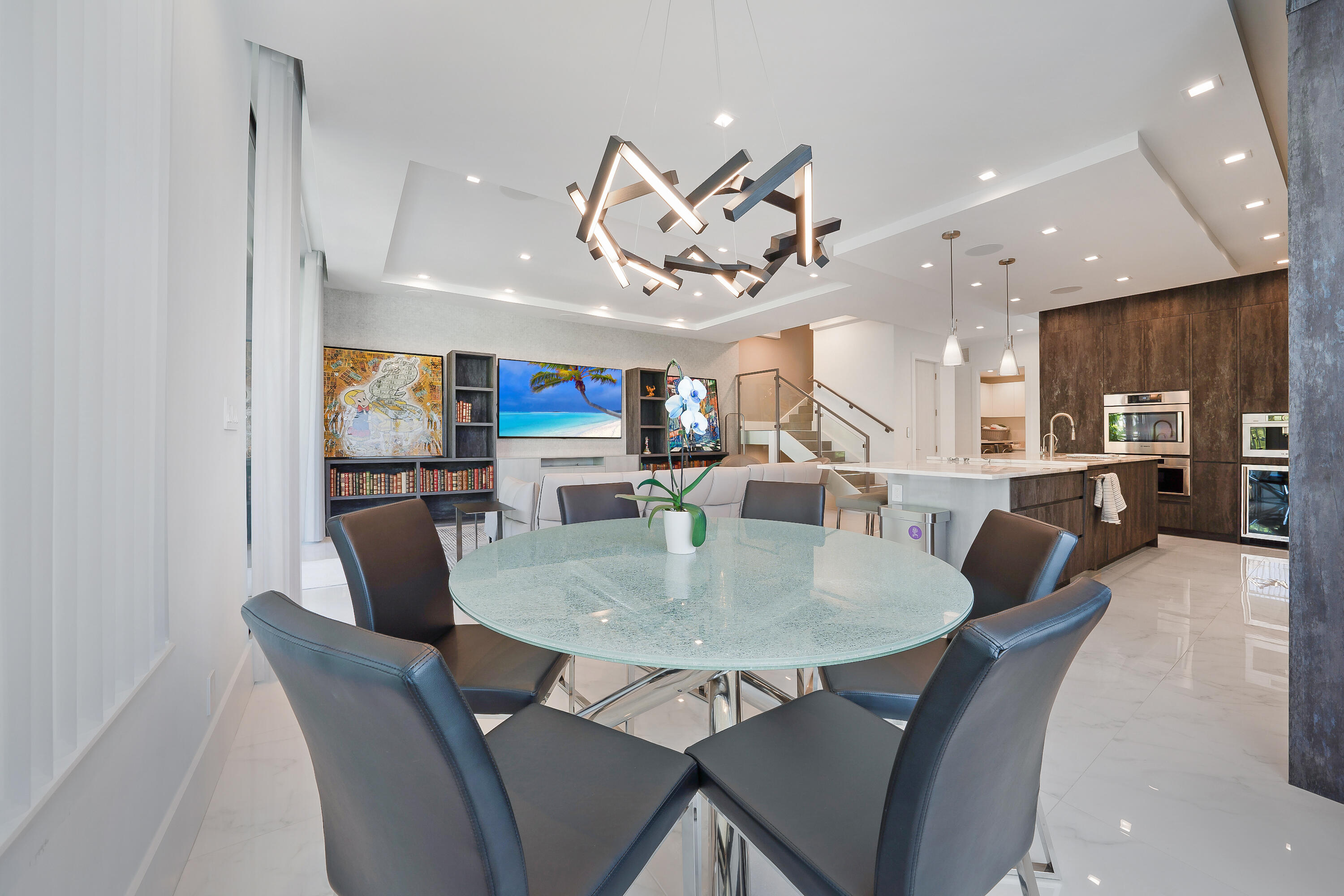 106 NE 16th Fort Lauderdale, FL 33301