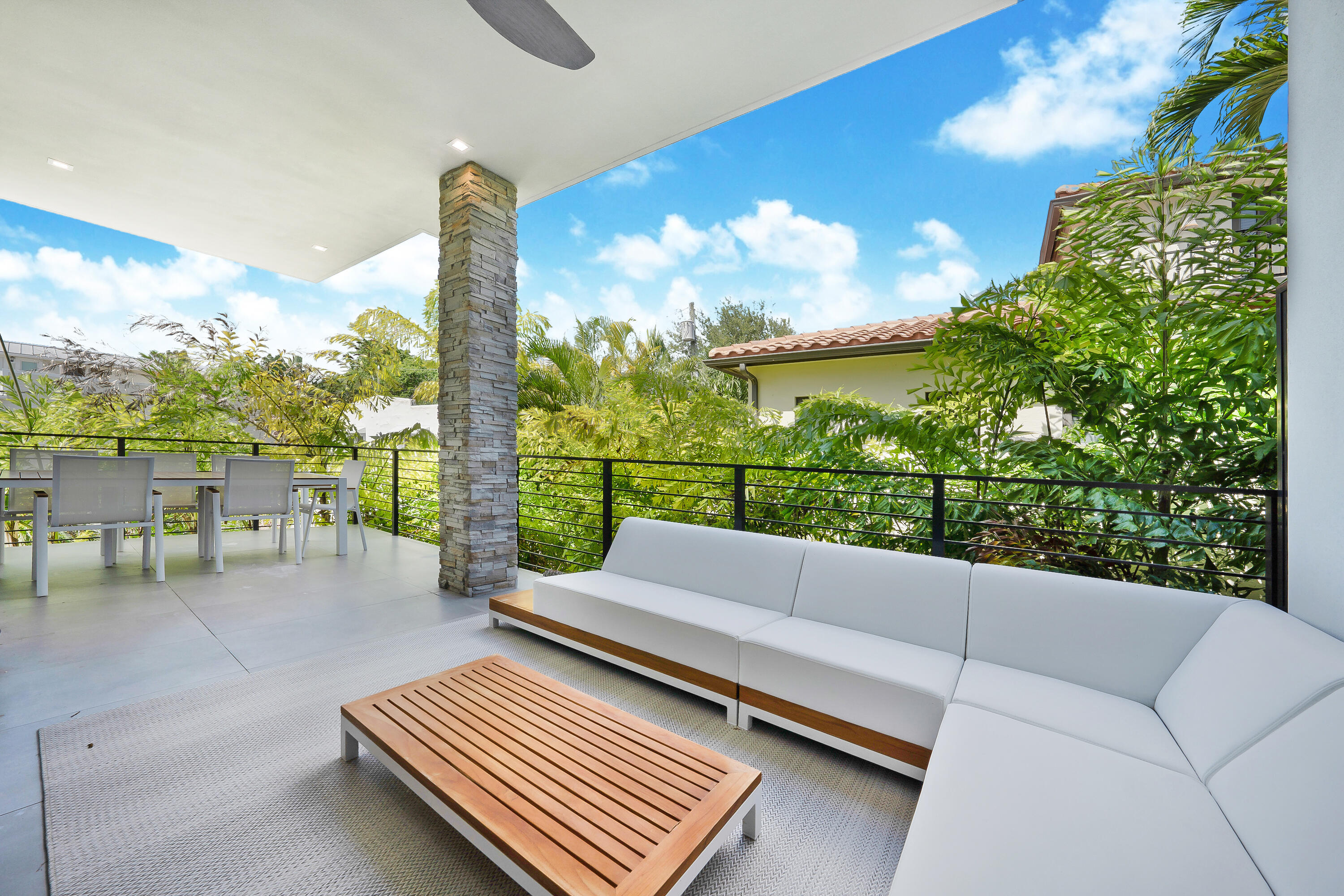 106 NE 16th Fort Lauderdale, FL 33301