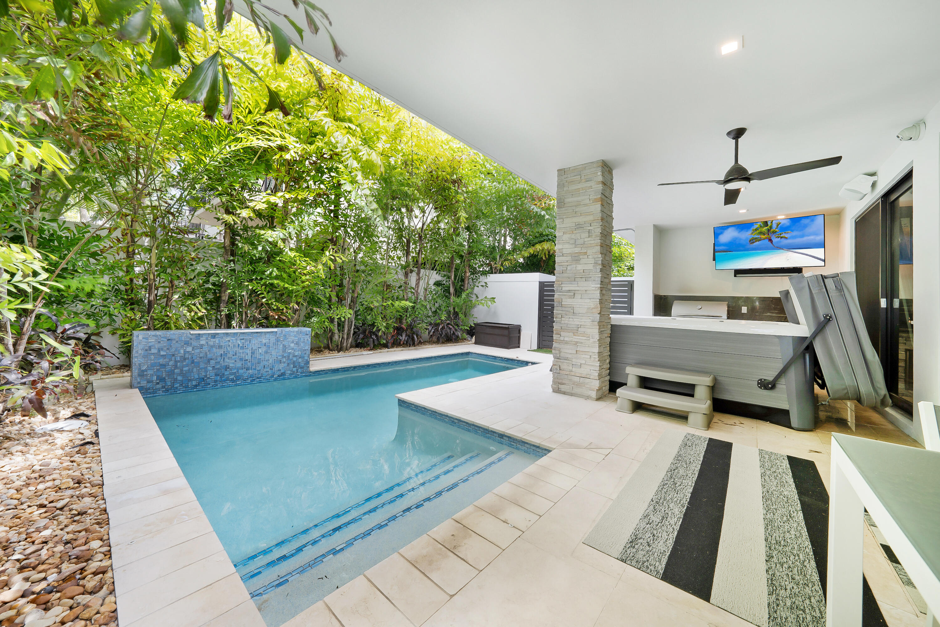 106 NE 16th Fort Lauderdale, FL 33301