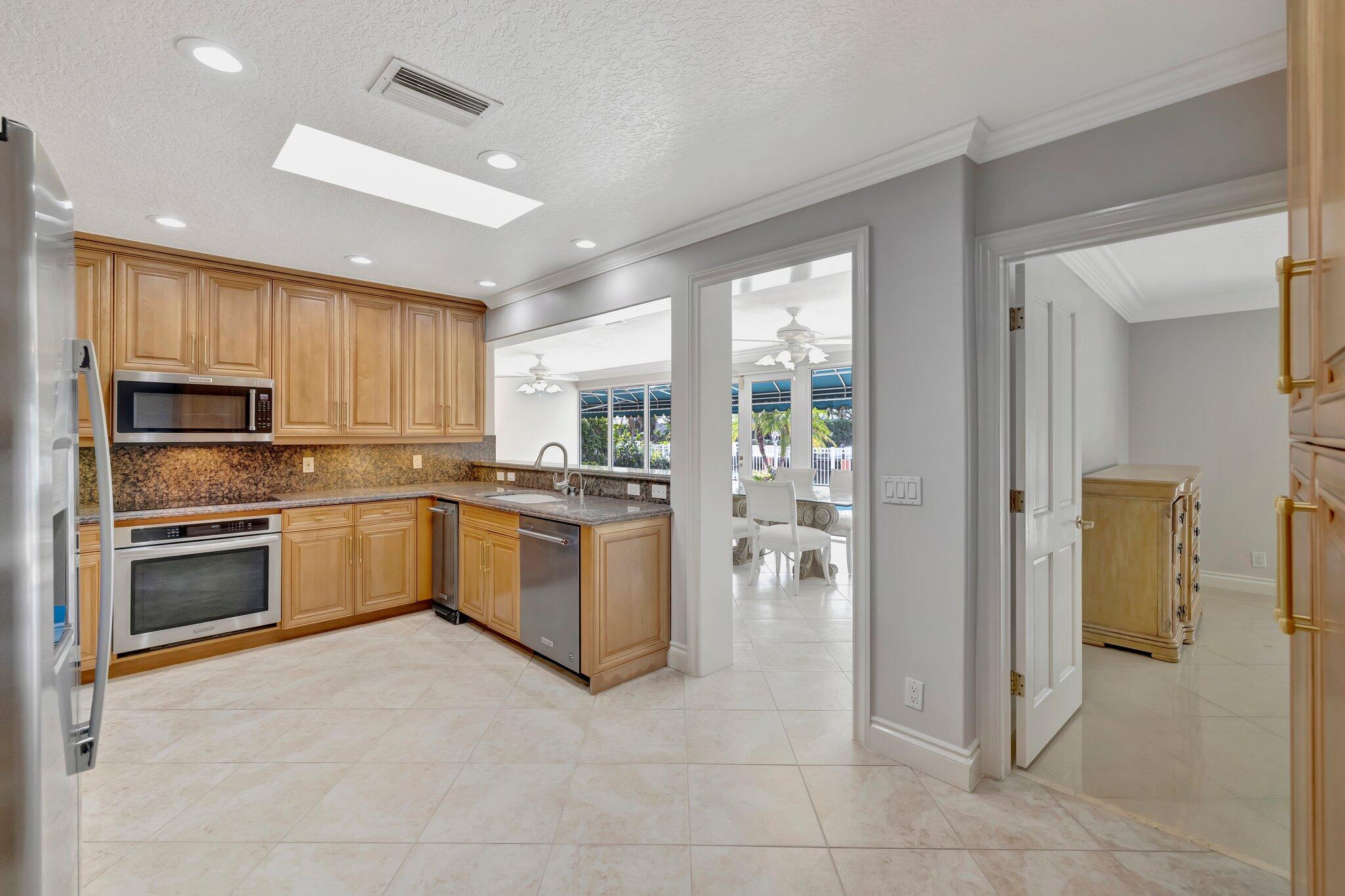 3851 NE 27th Lighthouse Point, FL 33064