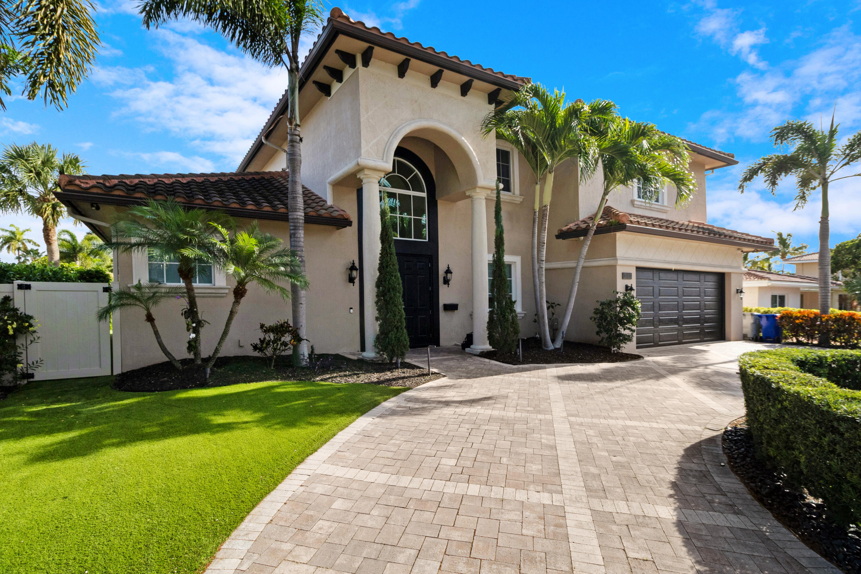 2461 SE 10th Pompano Beach, FL 33062