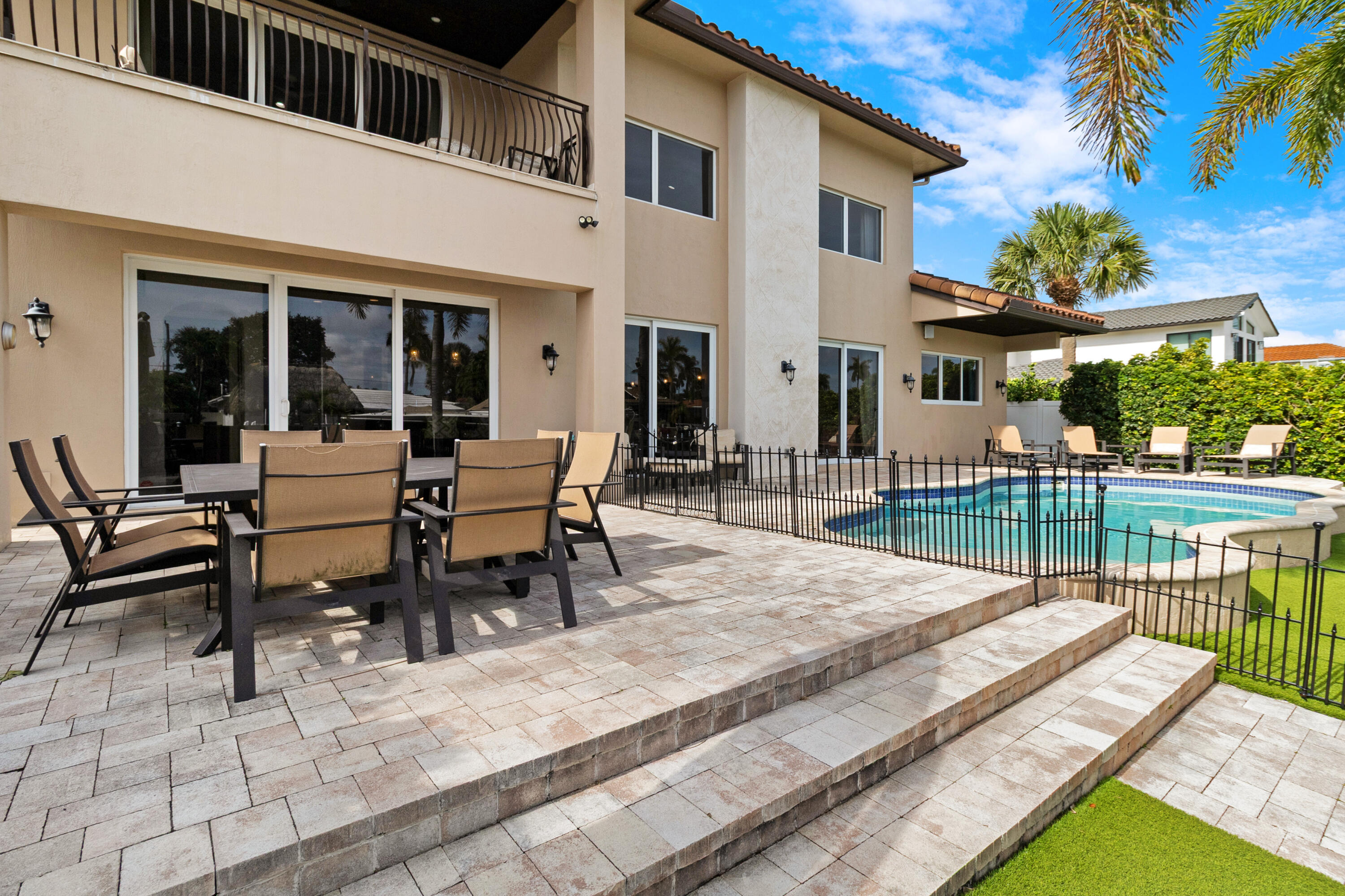 2461 SE 10th Pompano Beach, FL 33062